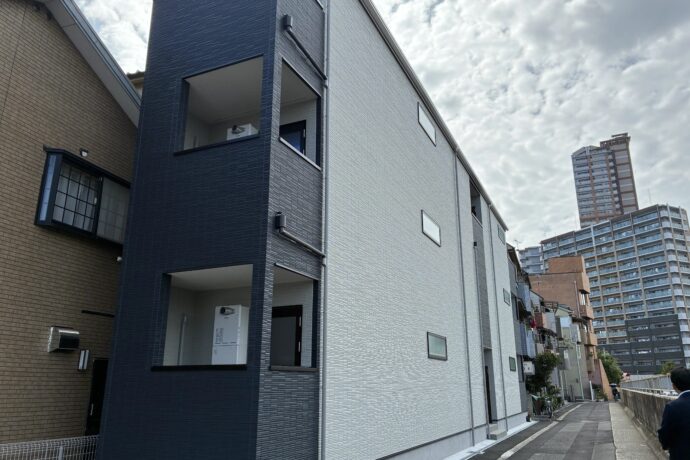 狭小地で最大利回りを実現！3階建てアパート